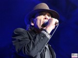 Udo-Lindenberg rechts ohne brille singt-Promi-Panik-Rocker-Waldbuehne-Arena-Berlin-Berichterstatter