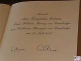 Unterschriften Gaestebuch Prince William Duke of Cambridge, Catherine Duchess of Cambridge Bundespräsident Schloss Bellevue Berlin Berichterstatter
