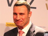Vitali Klitschko Laecheln Gesicht face Kopf Publishers Night Goldene Victoria Verleger Hauptstadtrepräsentanz Telekom Berichterstatter